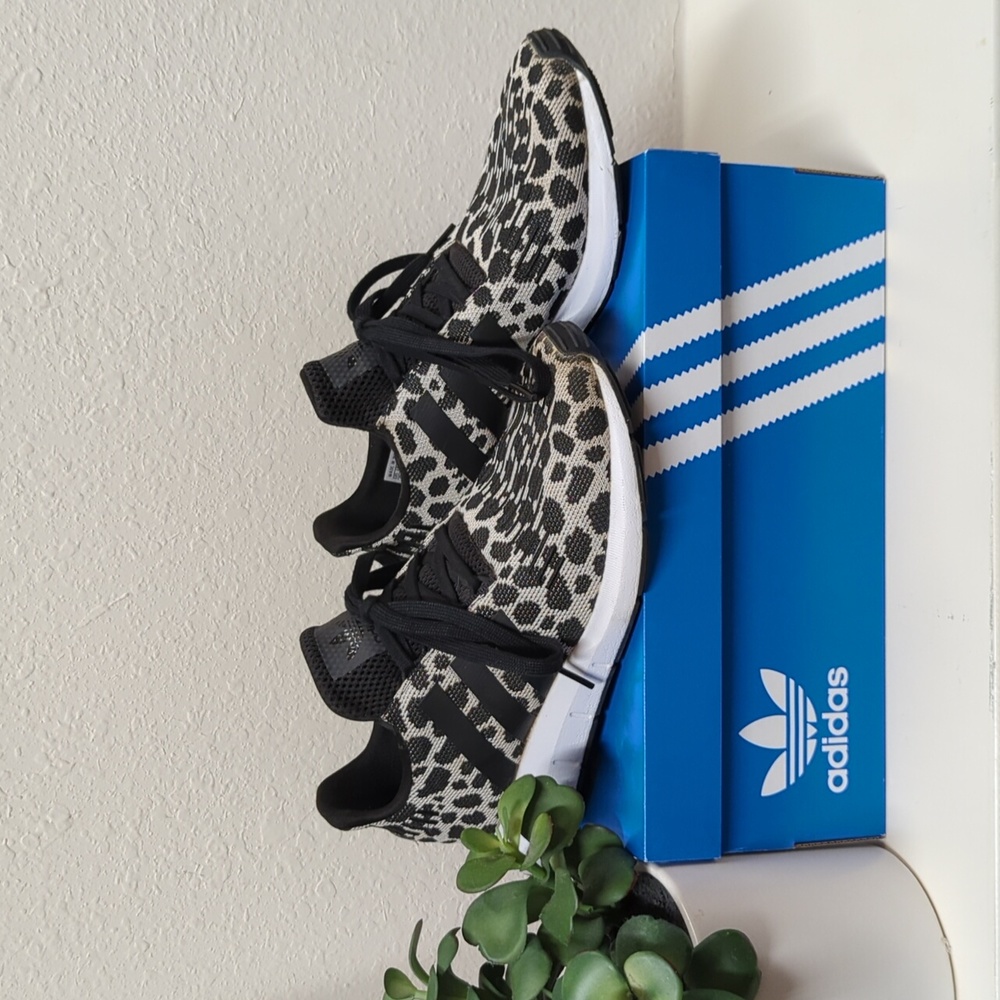 ADDIDAS Swift Run Running Shoes